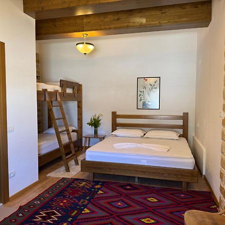 Ana Rest House Hostel Берат Экстерьер фото