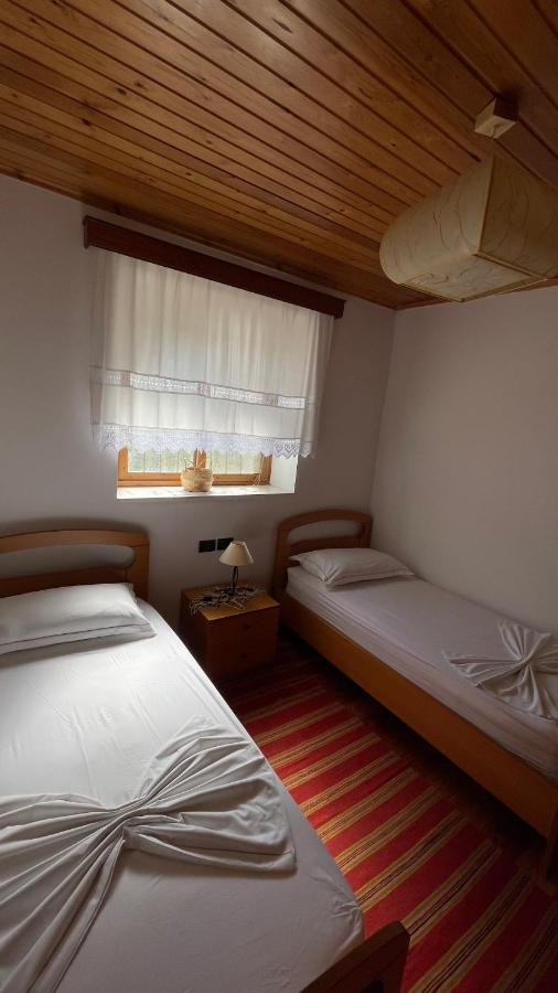 Ana Rest House Hostel Берат Экстерьер фото