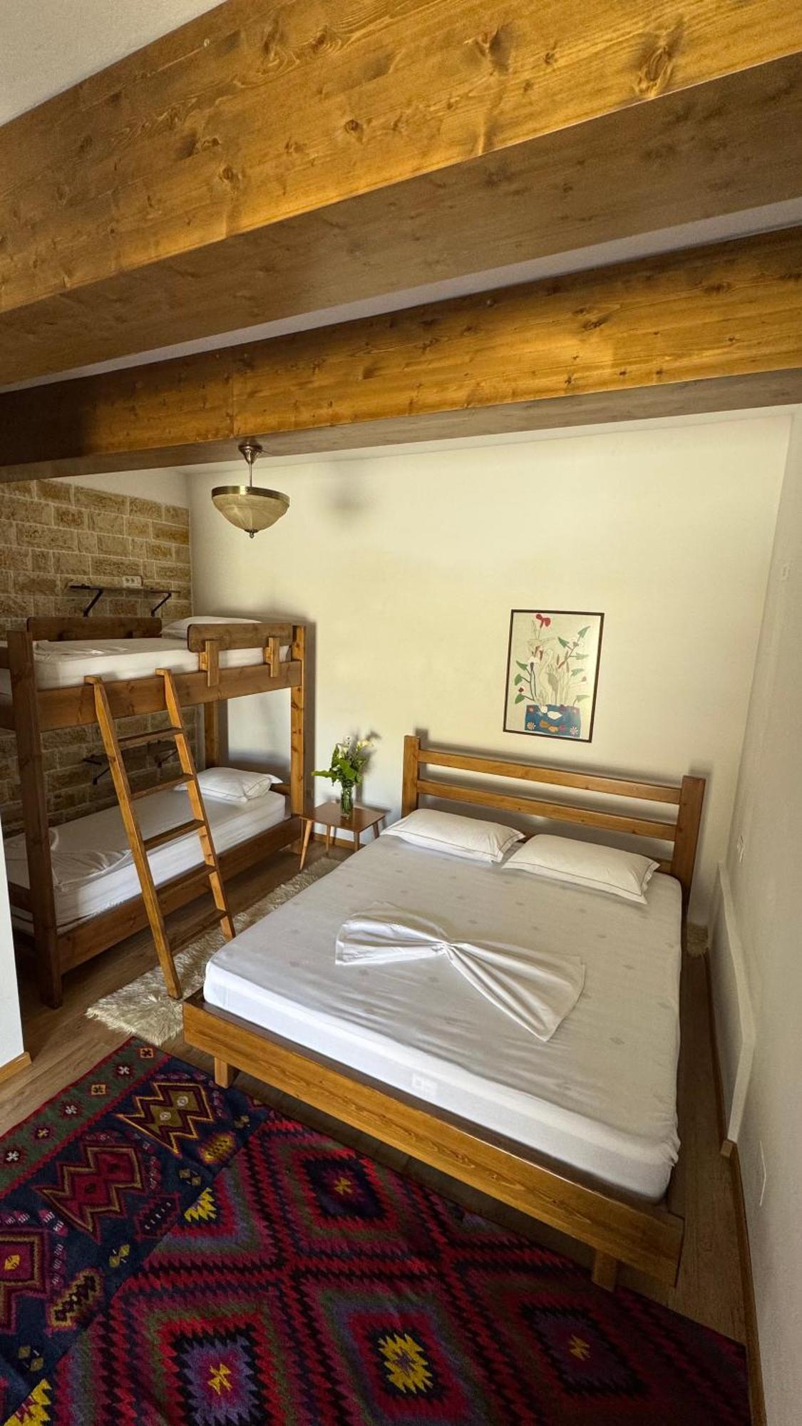 Ana Rest House Hostel Берат Экстерьер фото
