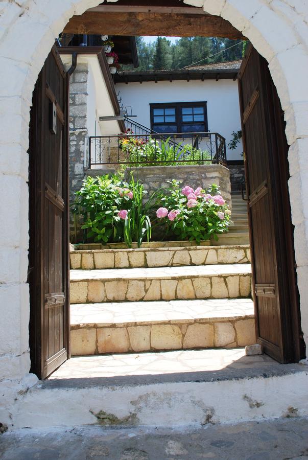 Ana Rest House Hostel Берат Экстерьер фото
