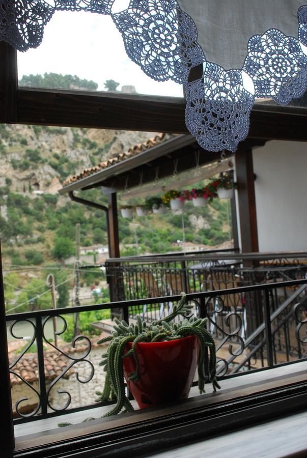 Ana Rest House Hostel Берат Экстерьер фото